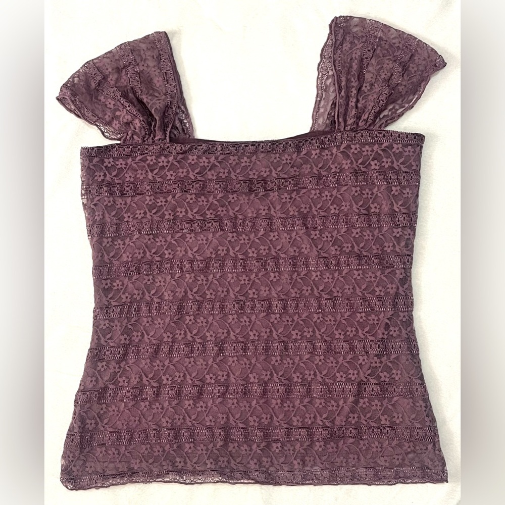 Max Studio Women’s Elegant Lace Floral Purple Top with Lace Sleeves Size Small